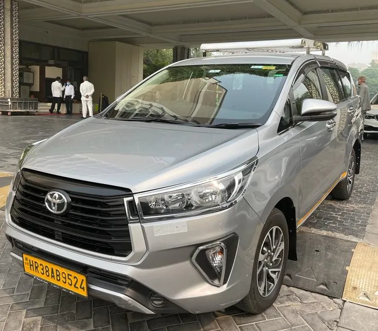 TOYOTA INNOVA CRYSTA